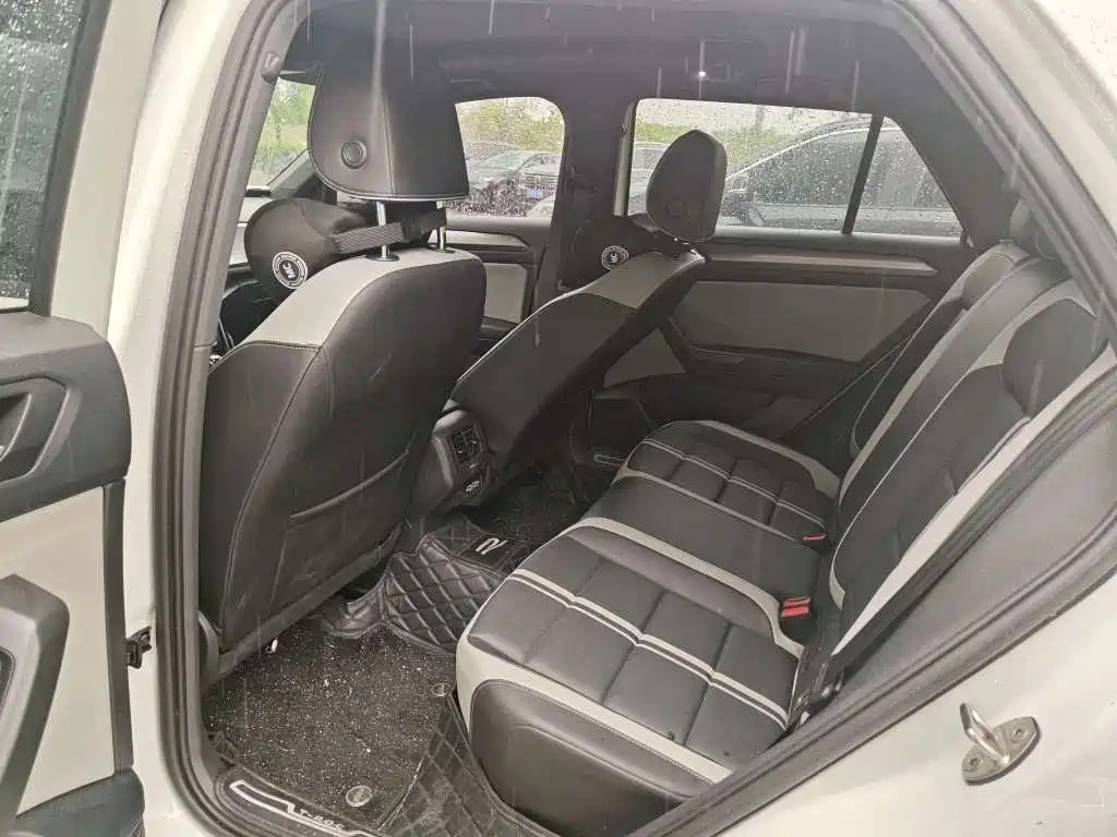 T-ROC 300 TSI DSG 2 WD Starlight