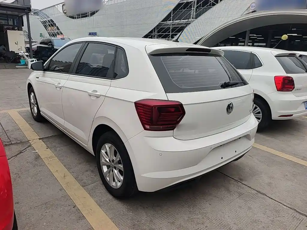 Polo Plus 1.5 L Auto Colorful Tech