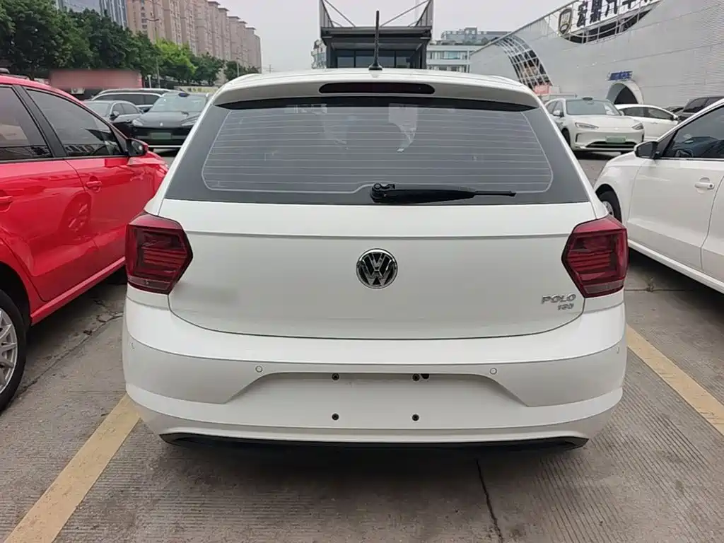 Polo Plus 1.5 L Auto Colorful Tech