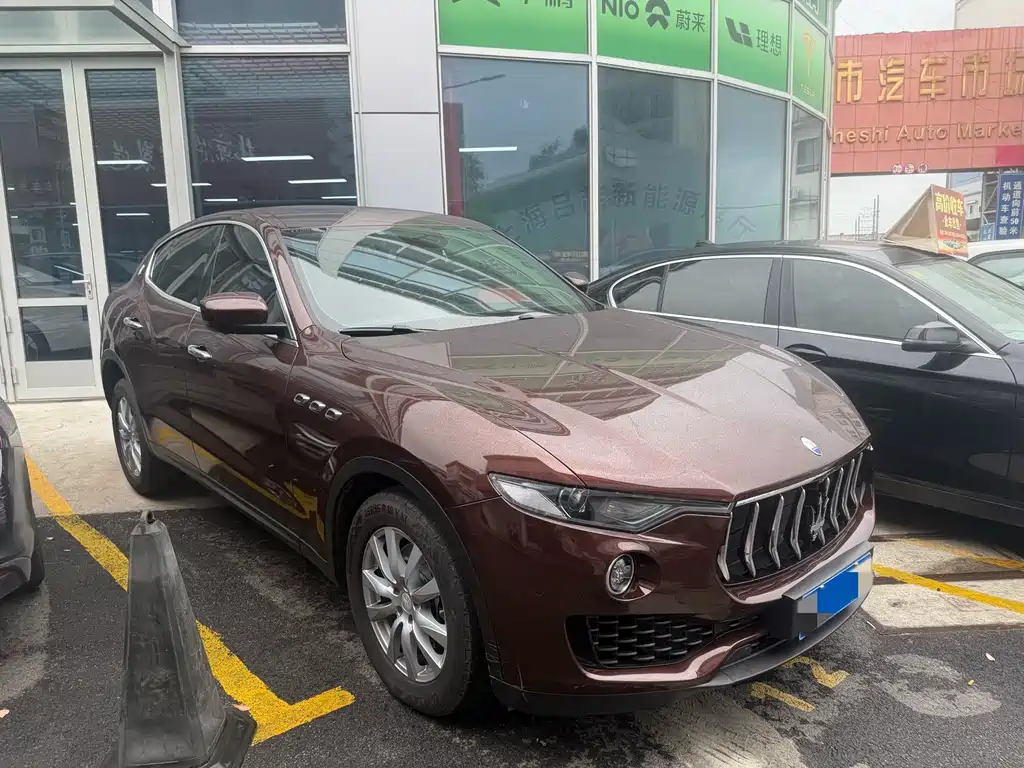 Levante 3.0 T Standard