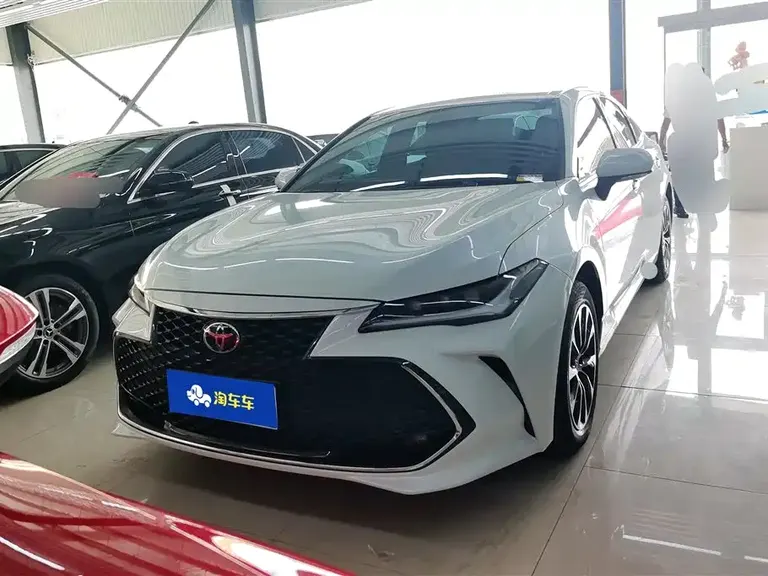 Toyota Avalon 2.5 L Luxury