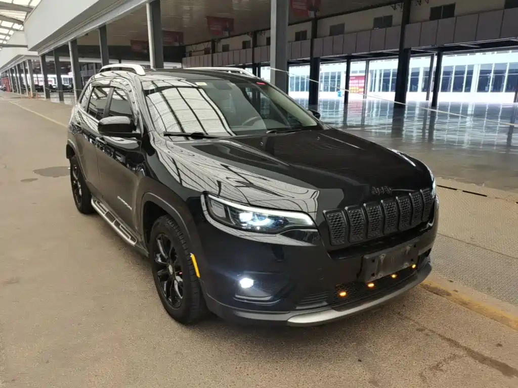 Cherokee 2.0 T 2 WD Smart Enjoyment CN-V