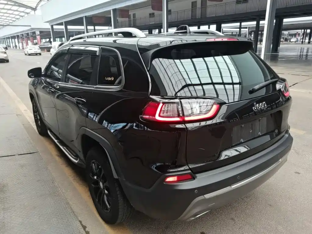 Cherokee 2.0 T 2 WD Smart Enjoyment CN-V