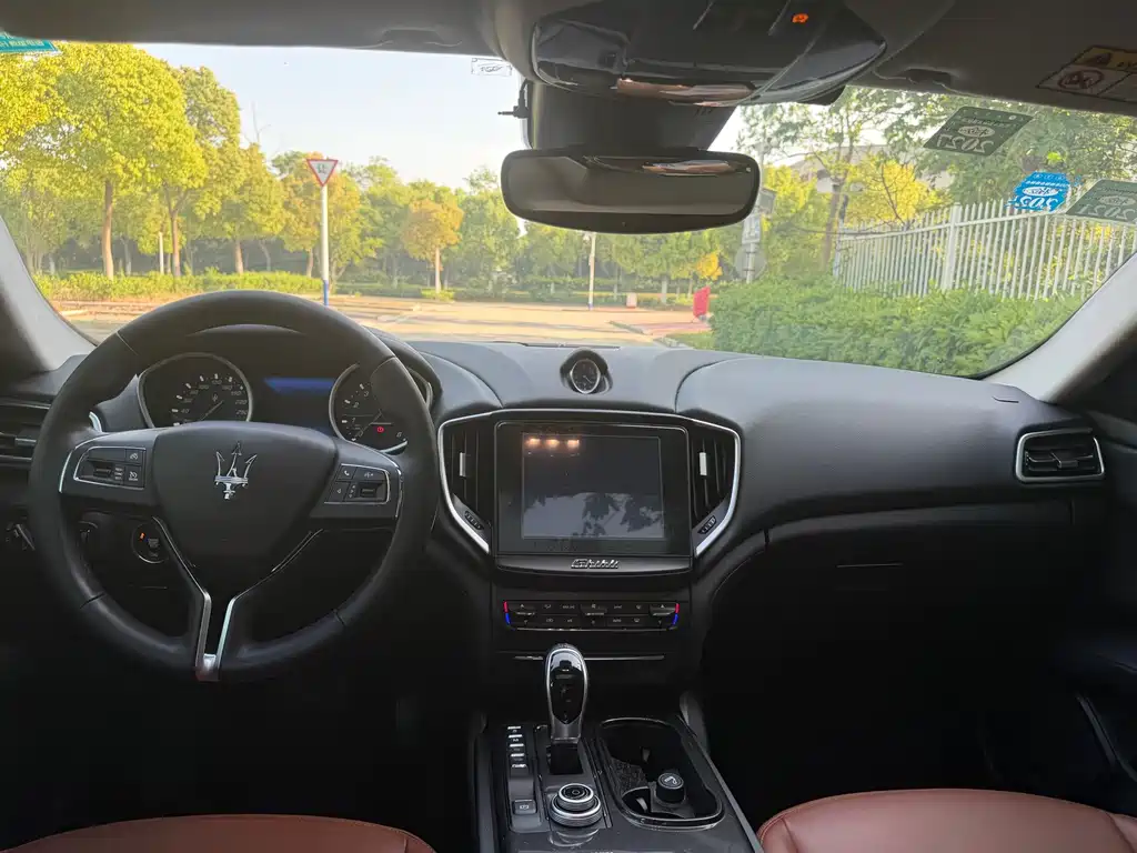 Ghibli 3.0 T Standard