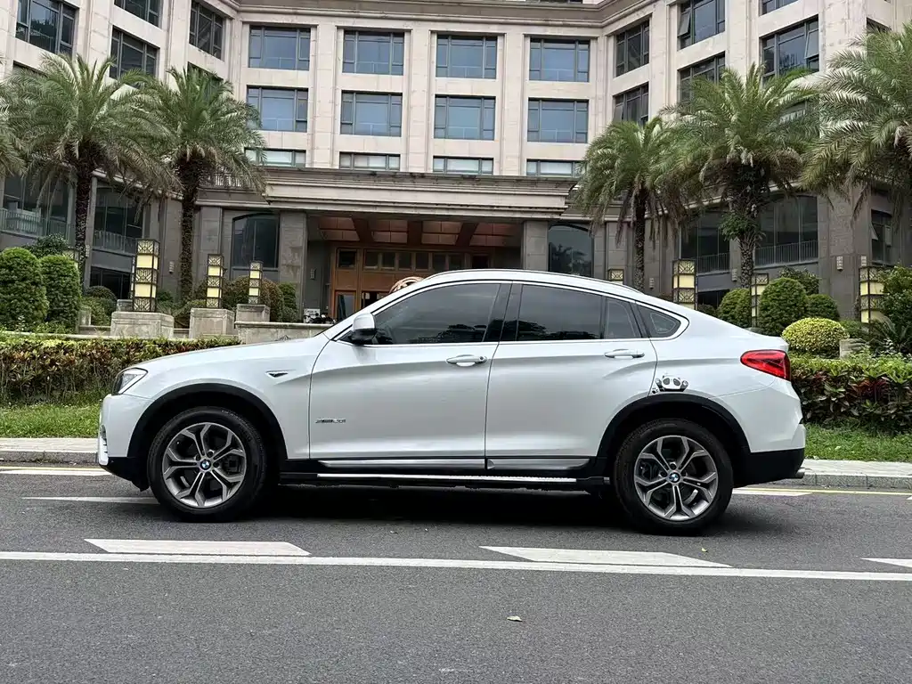 BMW X4 xDrive20 i X Design Package