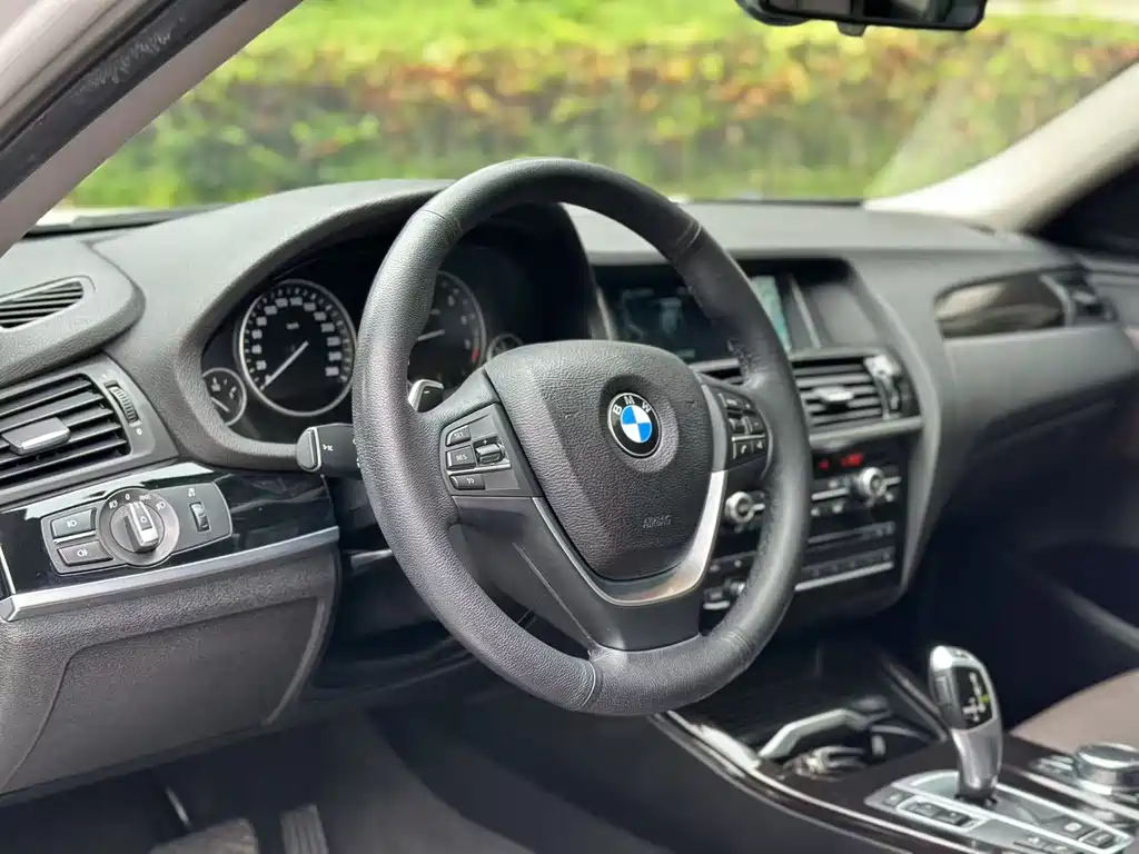 BMW X4 xDrive20 i X Design Package