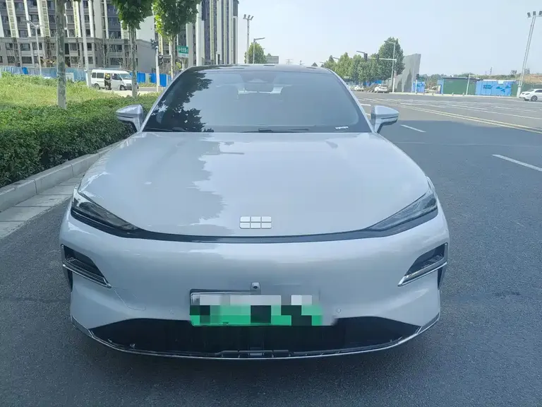 Geely Galaxy Xingyao 8 130 km EM-i Distinguished