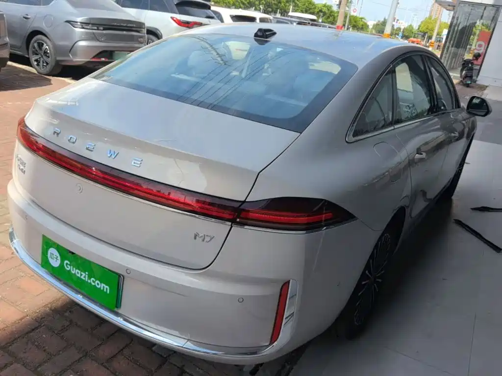 Roewe M7 DMH 160 km Premium Enjoyment