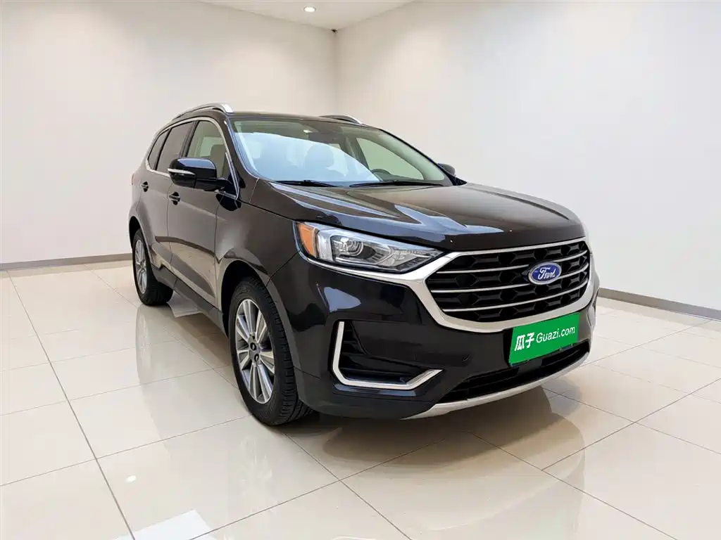 Edge PLUS EcoBoost 245 4 WD Platinum Sharp 7-seat