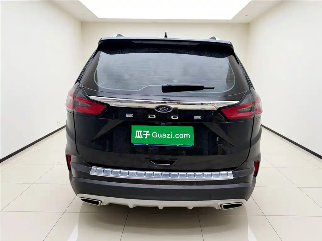 Edge PLUS EcoBoost 245 4 WD Platinum Sharp 7-seat