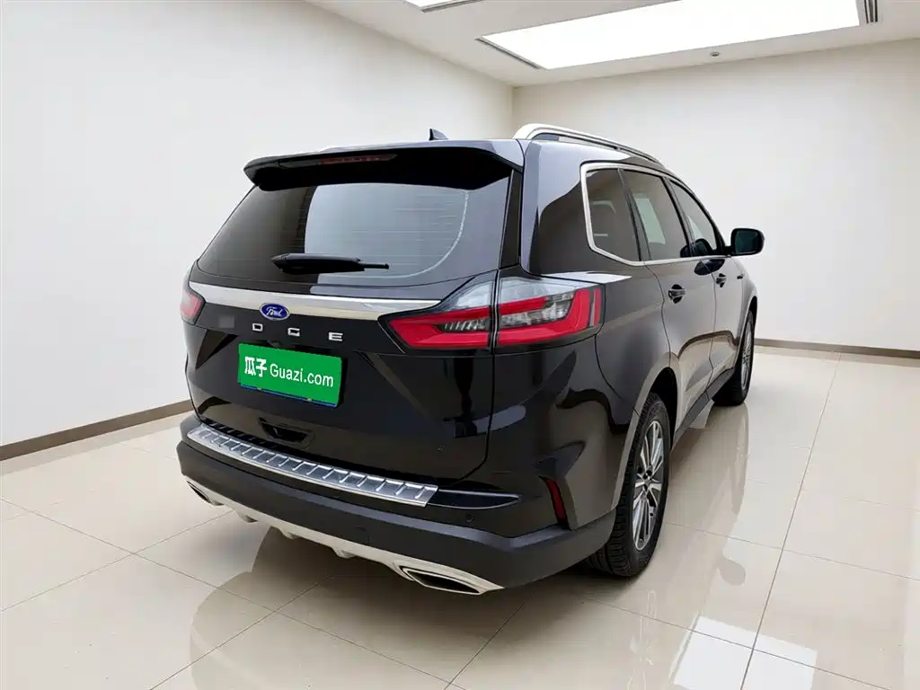 Edge PLUS EcoBoost 245 4 WD Platinum Sharp 7-seat
