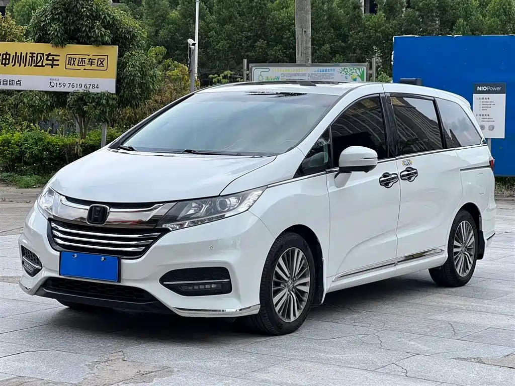 Odyssey 2.4 L Luxury