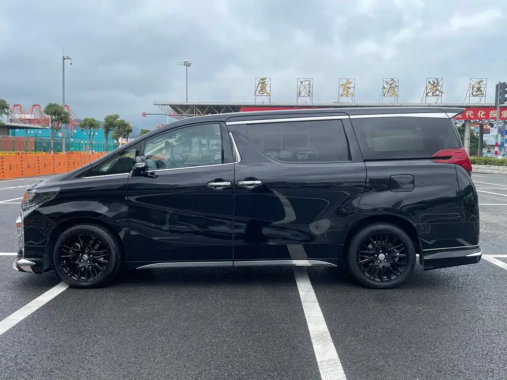 Alphard 3.5 L Luxury