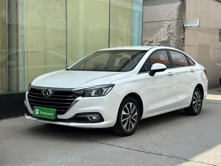 Baic Senova D50 绅宝D50 2018款 1.5 L CVT豪华智驾版