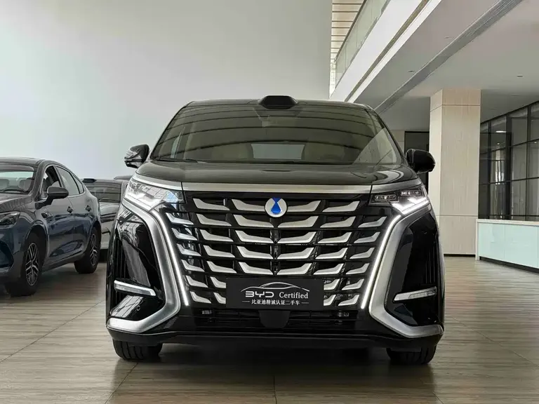 Denza D9 DM-i Smart Drive 1020 4 WD Flagship