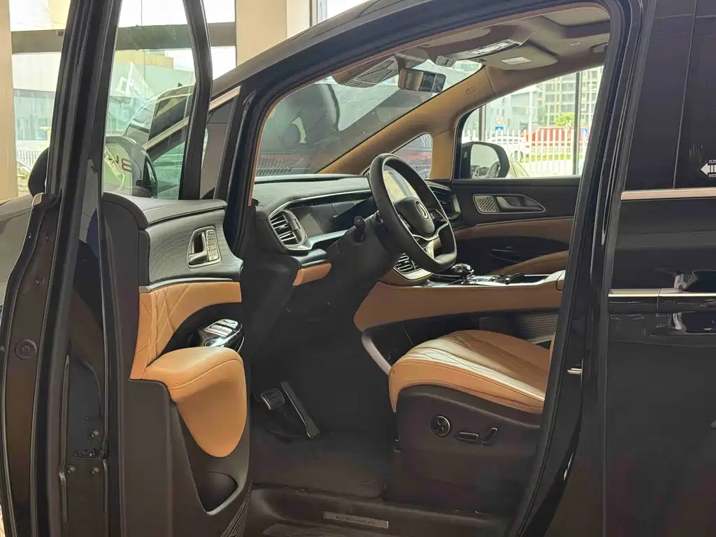 Denza D9 DM-i Smart Drive 1020 4 WD Flagship