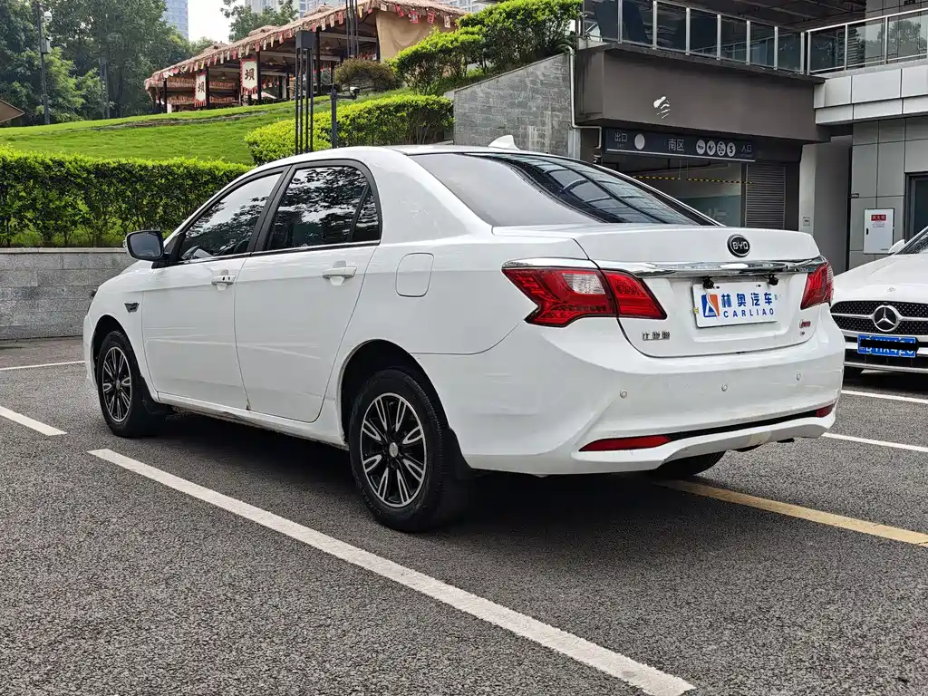 BYD F3 比亚迪F3 2018款 1.5 L 自动尊享型