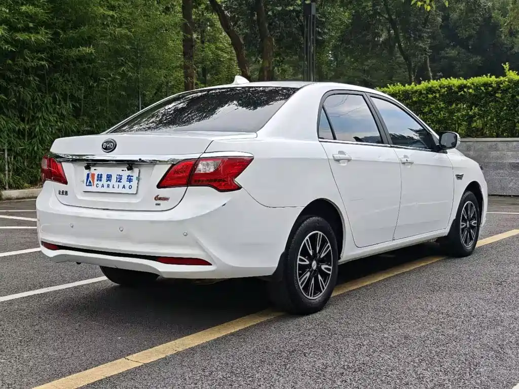 BYD F3 比亚迪F3 2018款 1.5 L 自动尊享型