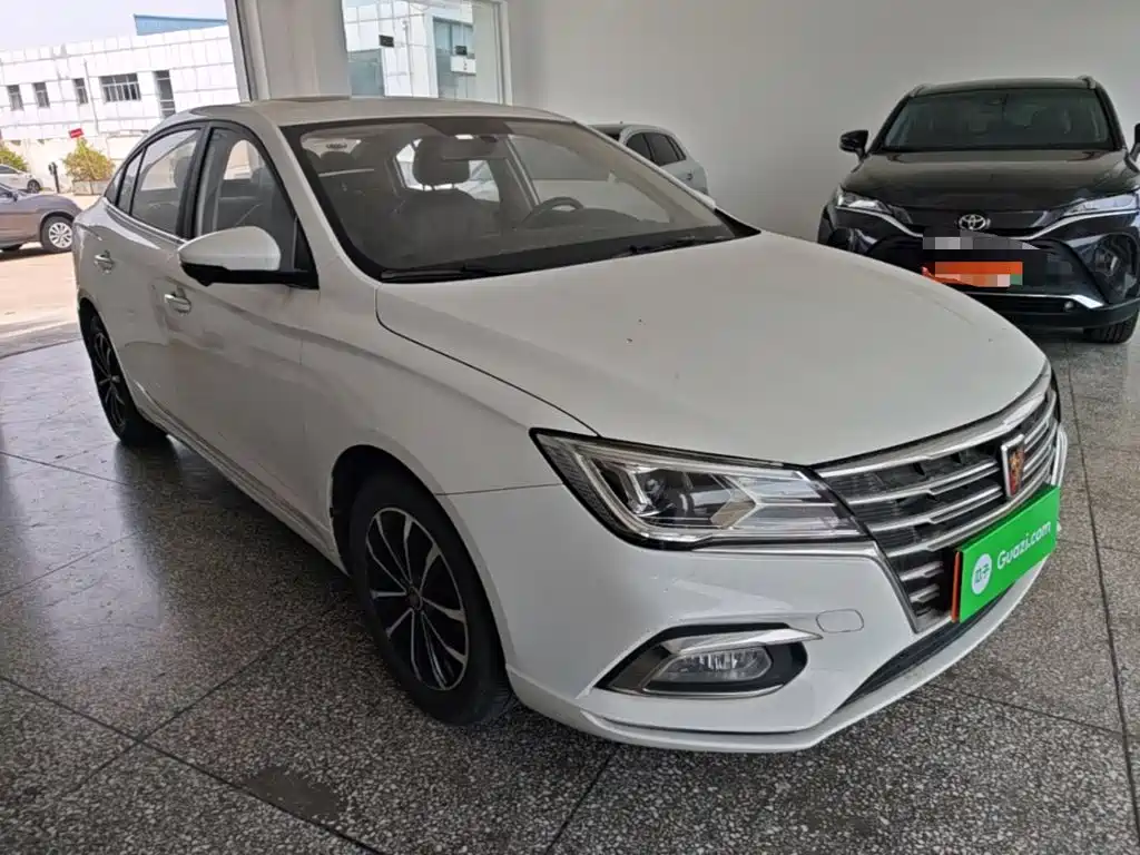 Roewe i5 1.5 L Auto 4 G Connected Leading Luxury Flagship
