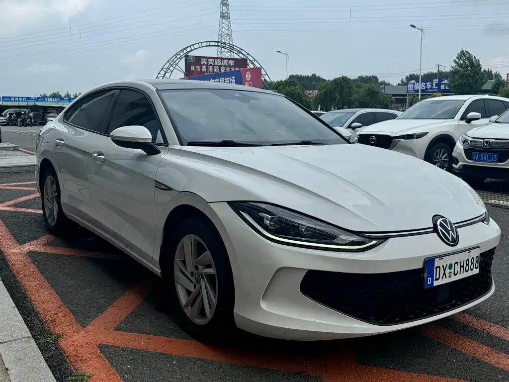 Lamando Lamando L 280 TSI DSG Dazzle Hot