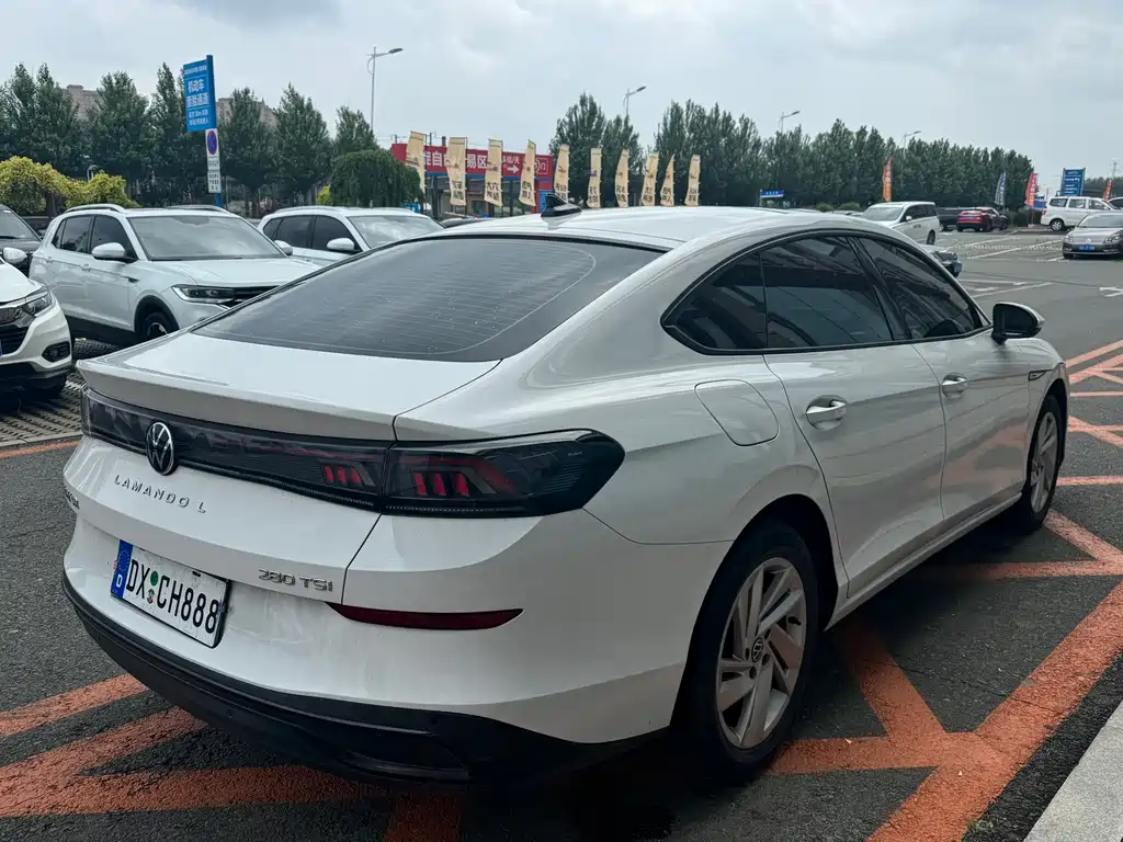 Lamando Lamando L 280 TSI DSG Dazzle Hot