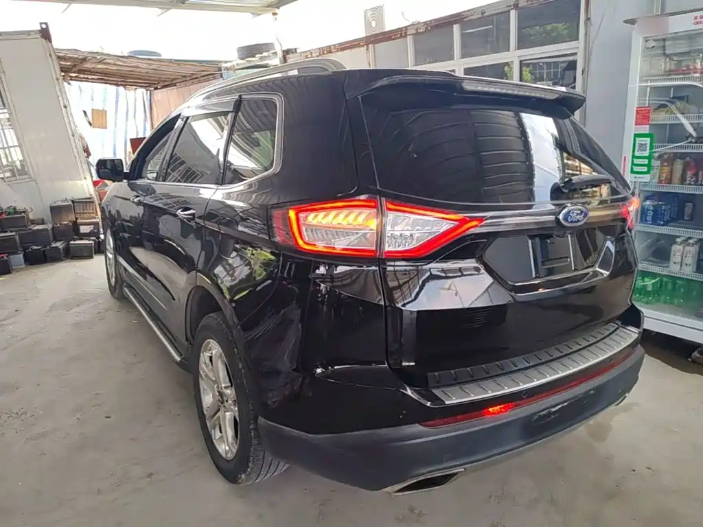 Edge EcoBoost 245 2 WD Grand Sharp 7-seat CN-V