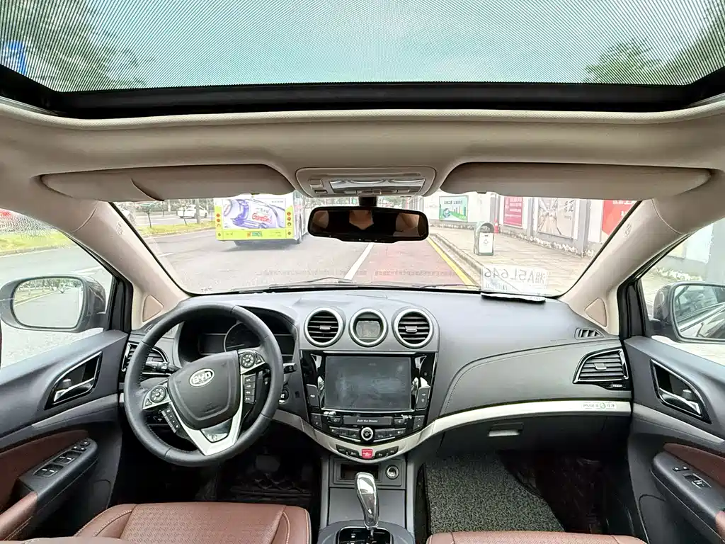 BYD S7 2.0 T Upgraded Auto Distinguished
