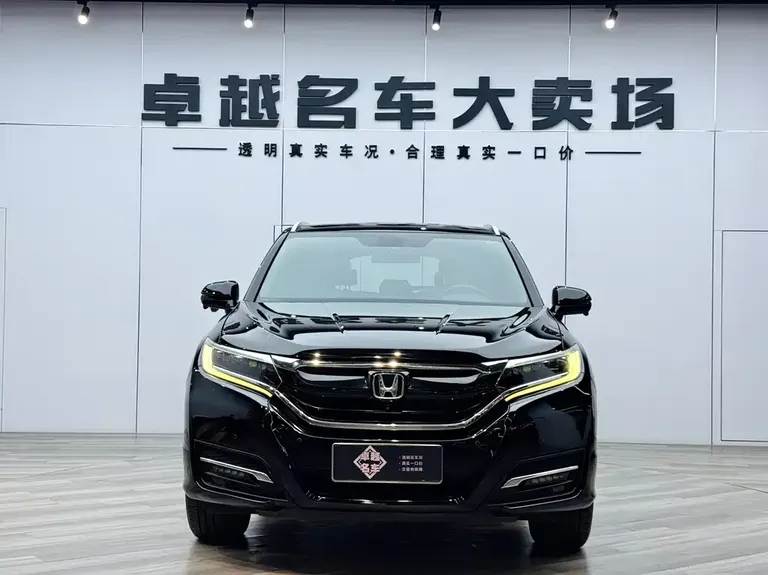 Honda UR-V 370 TURBO 4 WD Premium CN-V