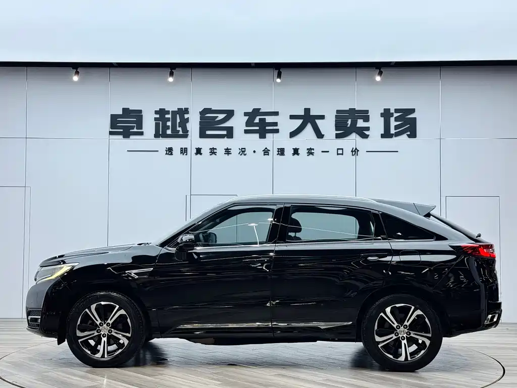 Honda UR-V 370 TURBO 4 WD Premium CN-V