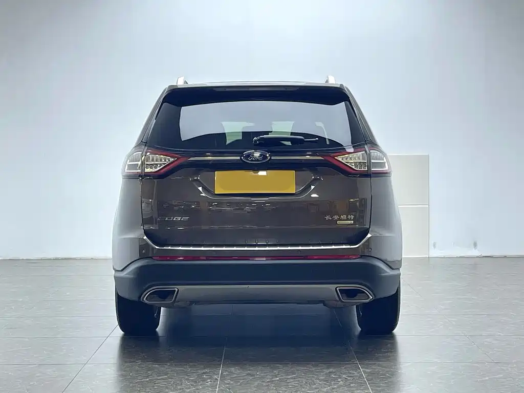 Edge EcoBoost 245 2 WD Grand Sharp 7-seat