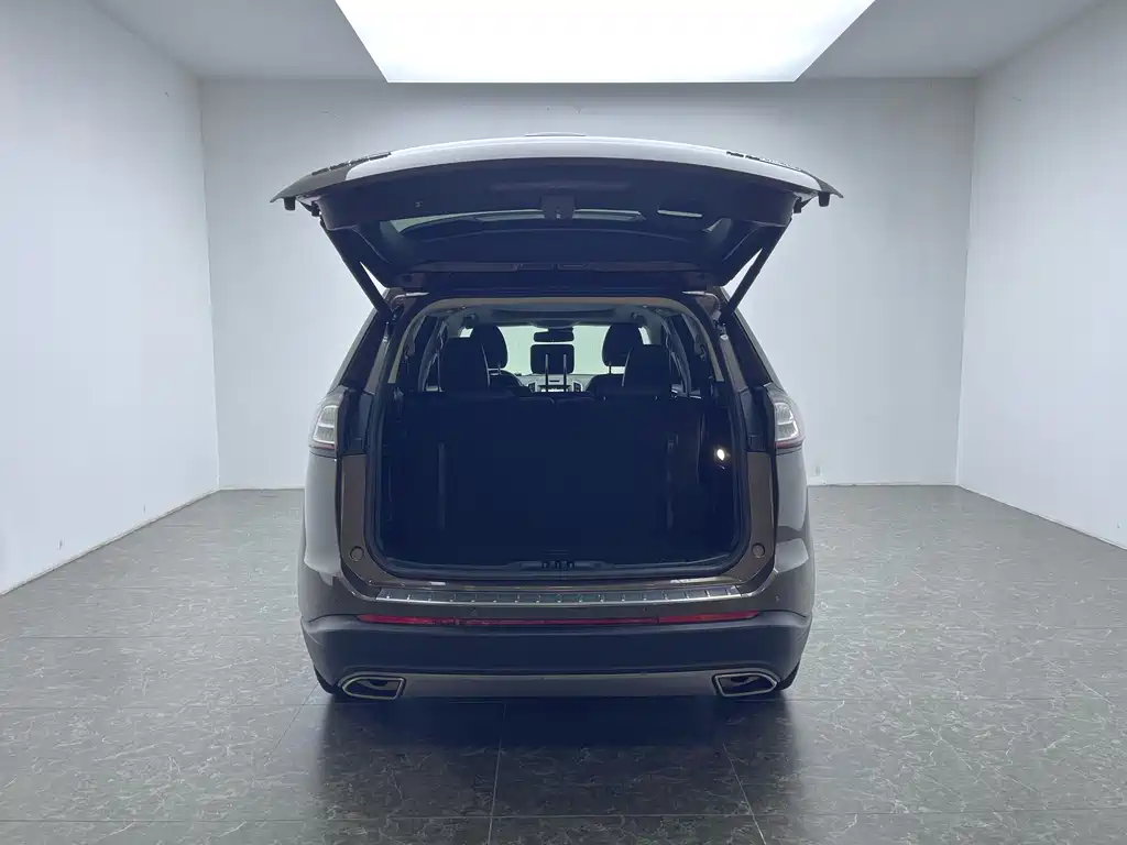 Edge EcoBoost 245 2 WD Grand Sharp 7-seat