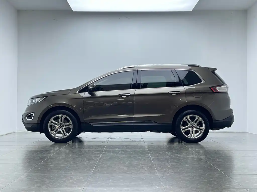Edge EcoBoost 245 2 WD Grand Sharp 7-seat