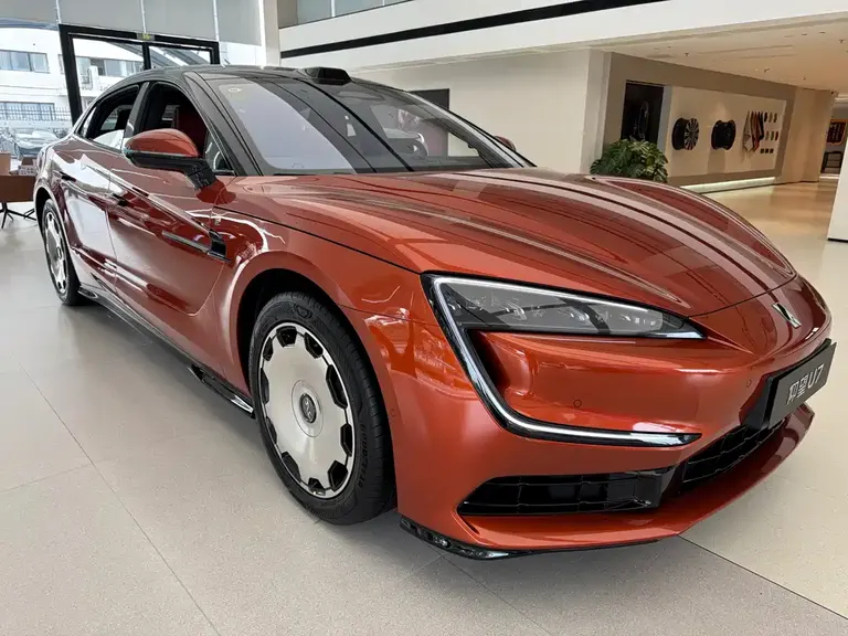 Yangwang U7 仰望U7 2026款 PHEV 五座豪华版