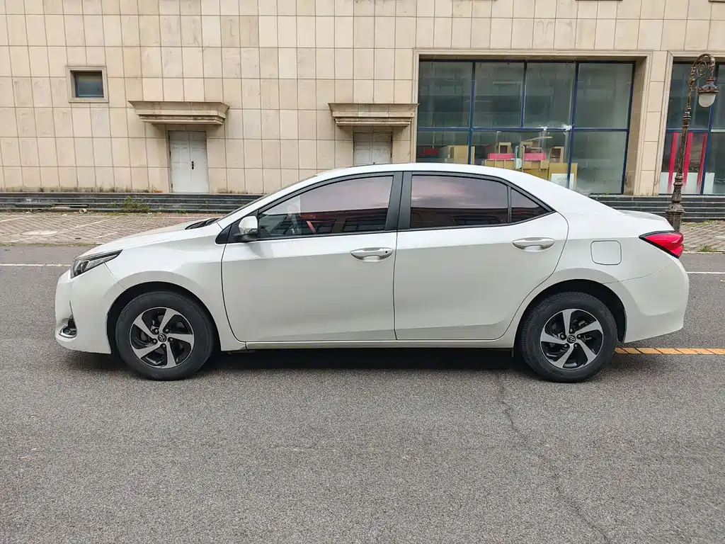 Levin Facelift 185 T CVT Elite CN-V