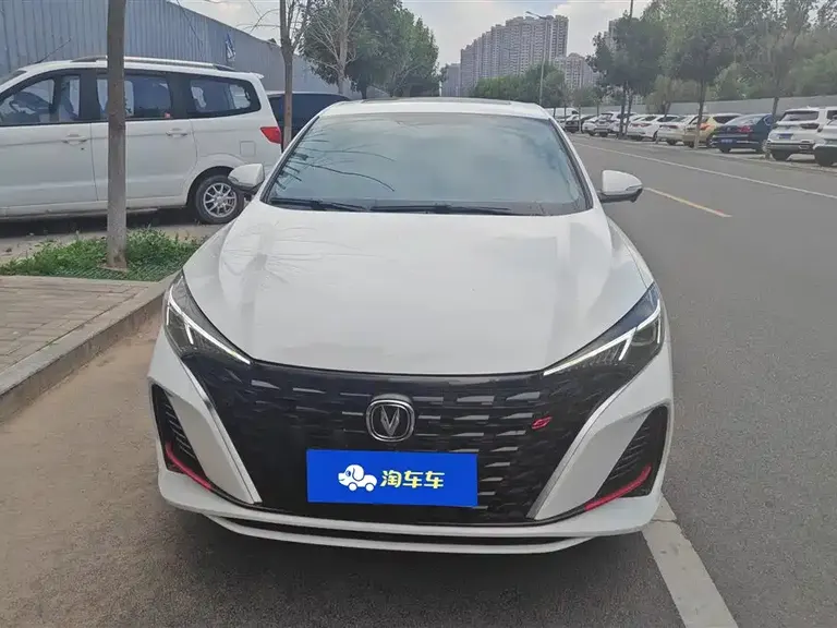 Changan Eado Smooth Enjoyment PLUS Blue Whale NE 1.4 T GDI DCT Distinguished
