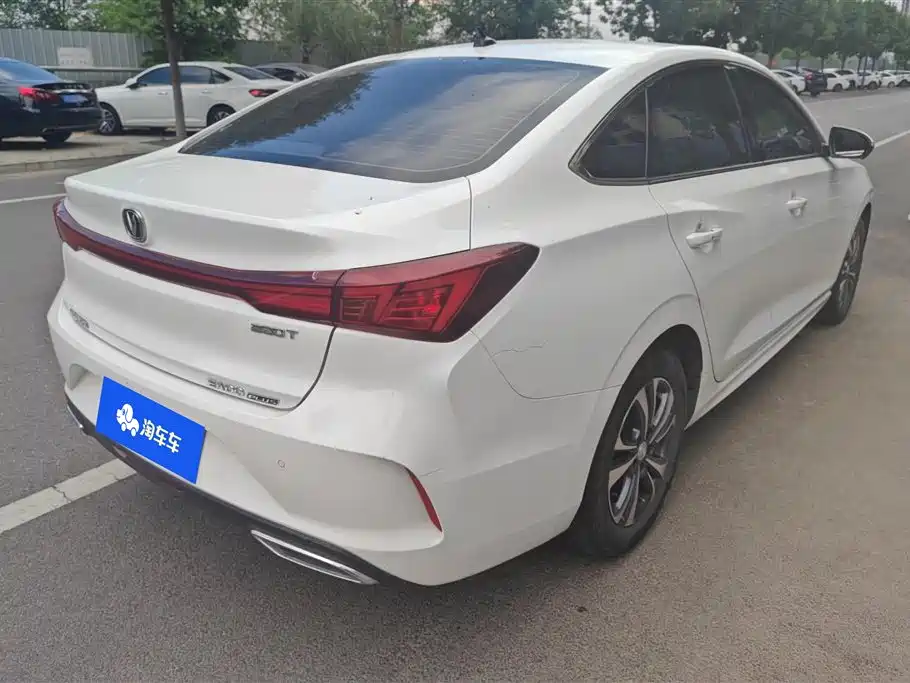 Eado Smooth Enjoyment PLUS Blue Whale NE 1.4 T GDI DCT Distinguished