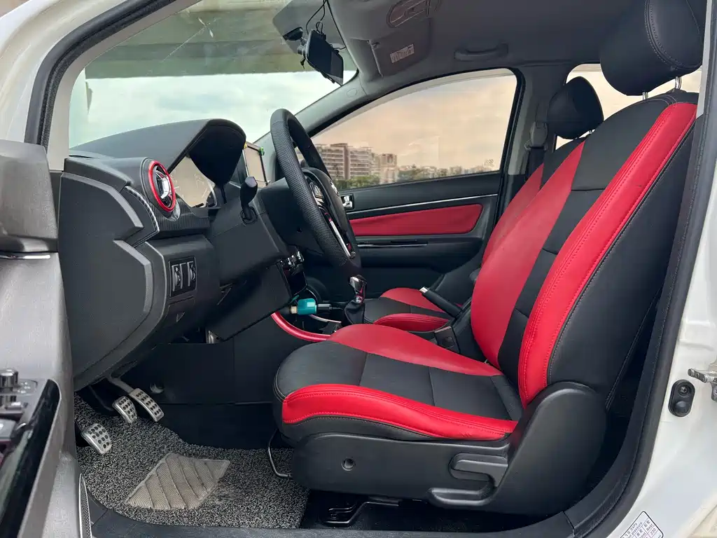 Senova X25 绅宝X25 2015款 1.5 L 手动舒适型