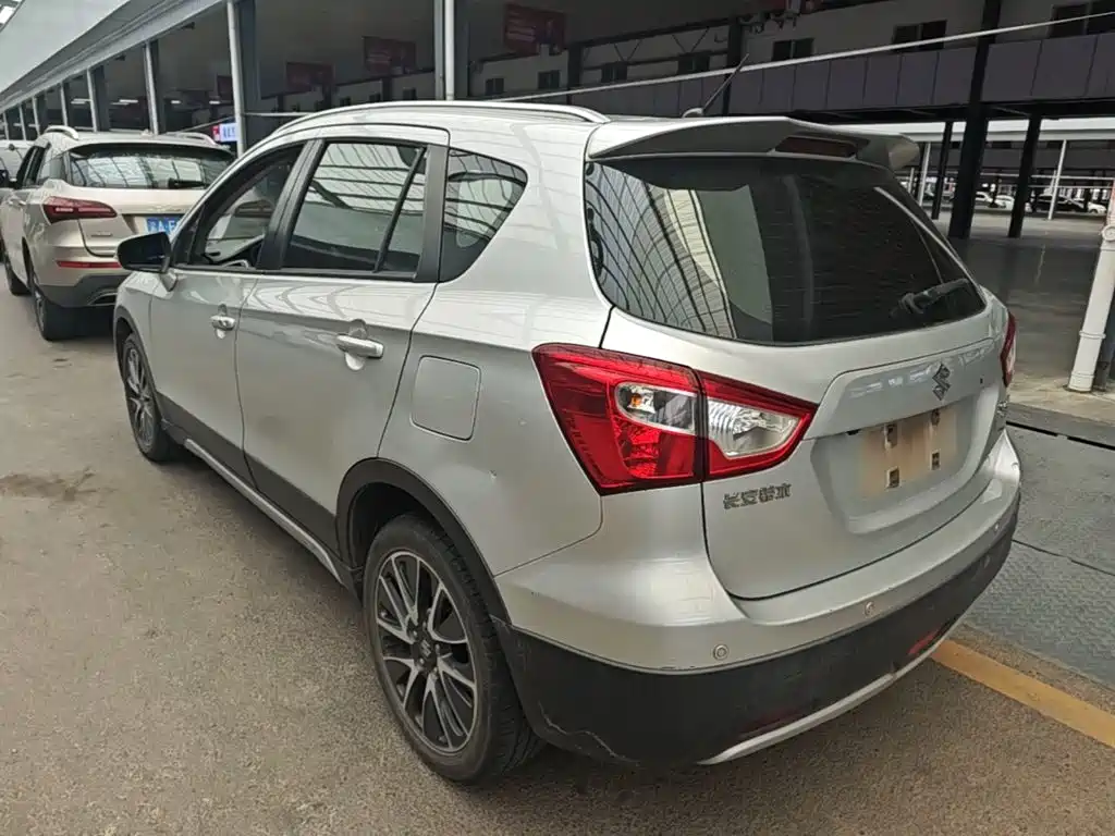 S-Cross 锋驭 2015款 1.6 L CVT四驱精英型