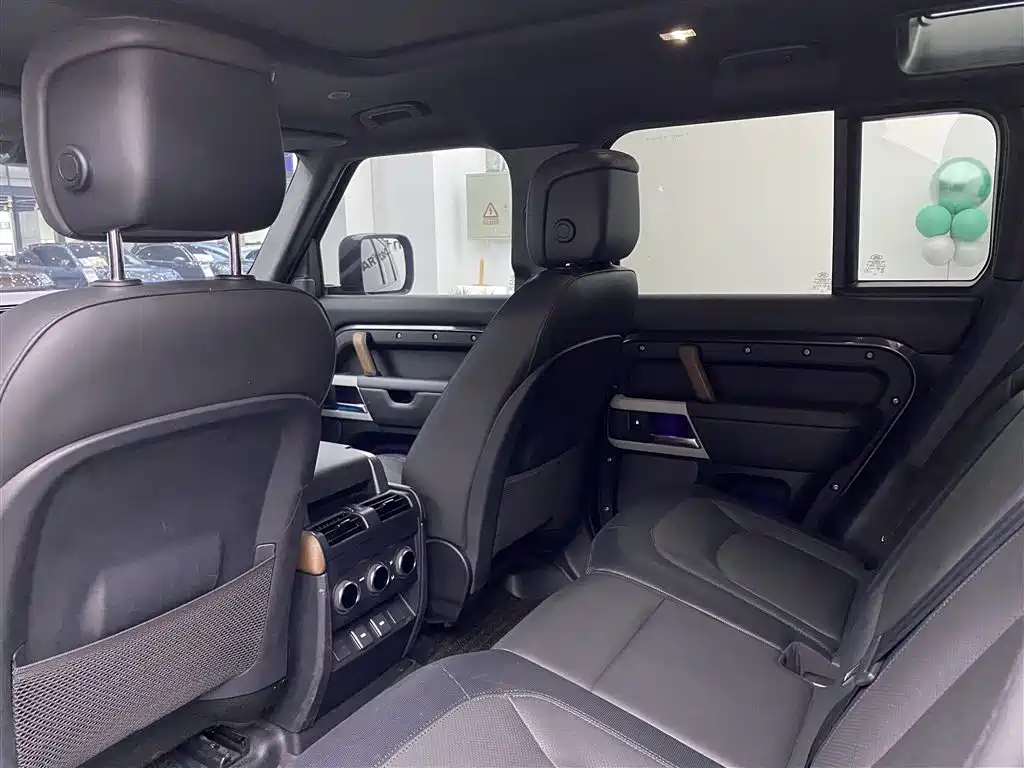 Land Rover Defender Facelift 110 3.0 T P400 X-DYNAMIC HSE