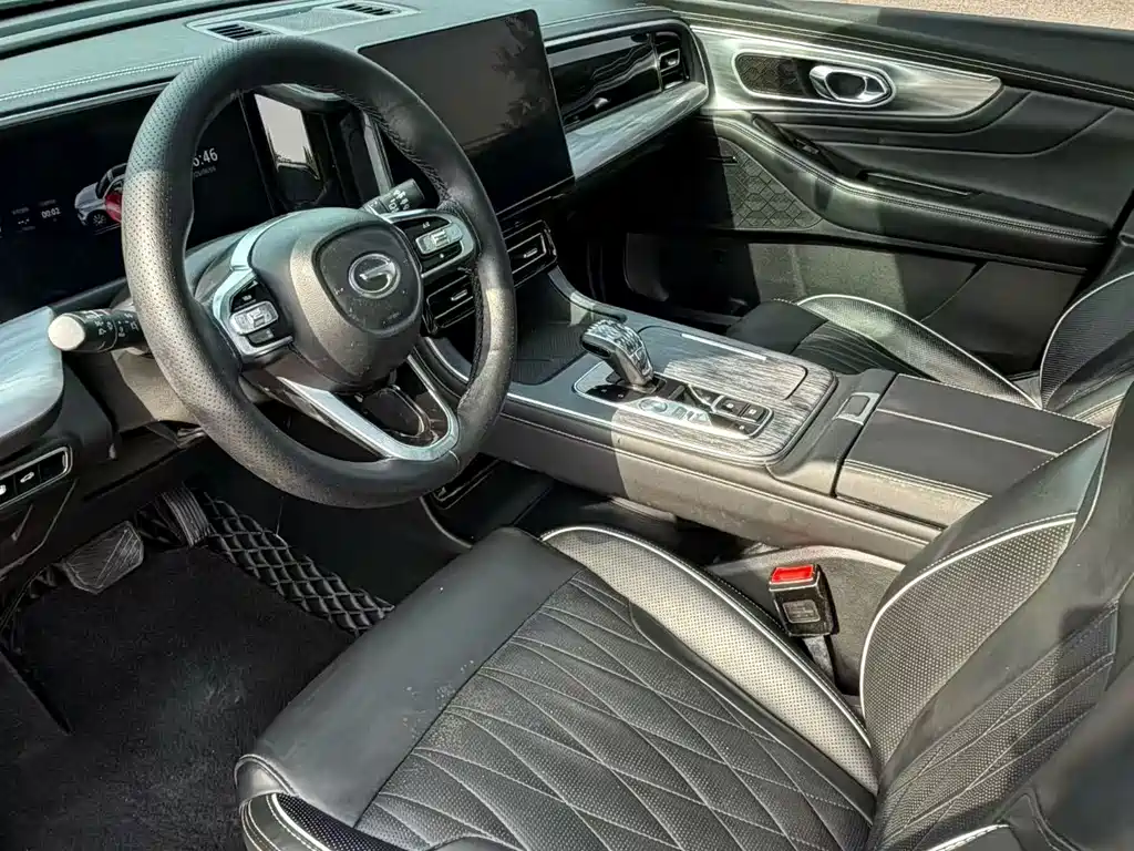GAC Trumpchi GS8 Navigator Series 2.0 TGDI 2 WD Luxury Connected (7-seat)