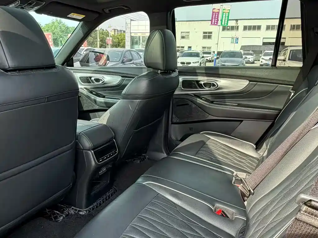 GAC Trumpchi GS8 Navigator Series 2.0 TGDI 2 WD Luxury Connected (7-seat)