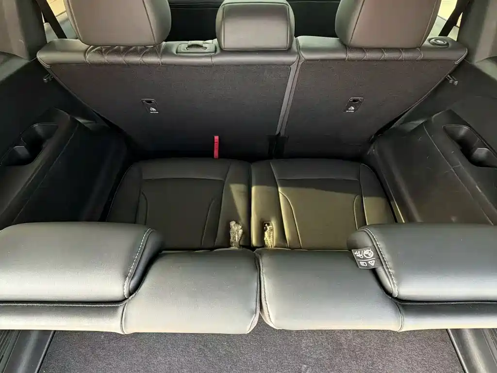 GAC Trumpchi GS8 Navigator Series 2.0 TGDI 2 WD Luxury Connected (7-seat)