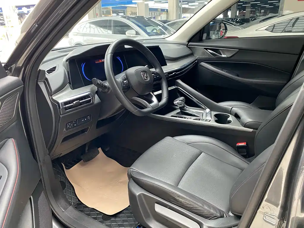 Changan CS35 PLUS 长安CS35 PLUS 2021款 改款 蓝鲸NE 1.4 T DCT尊贵型