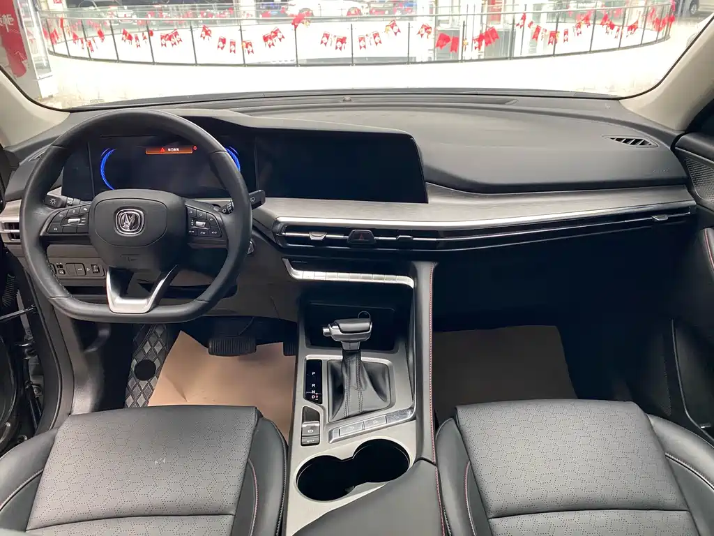 Changan CS35 PLUS 长安CS35 PLUS 2021款 改款 蓝鲸NE 1.4 T DCT尊贵型