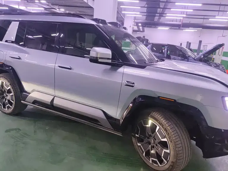 Fangchengbao Leopard 8 Brave Flagship 7-seat