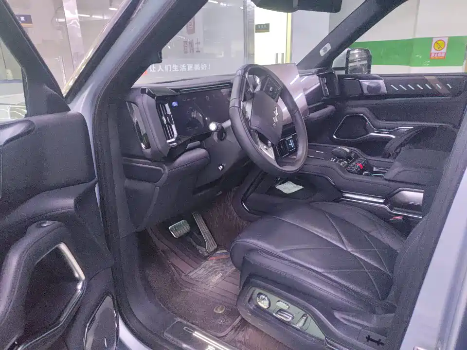 Leopard 8 Brave Flagship 7-seat