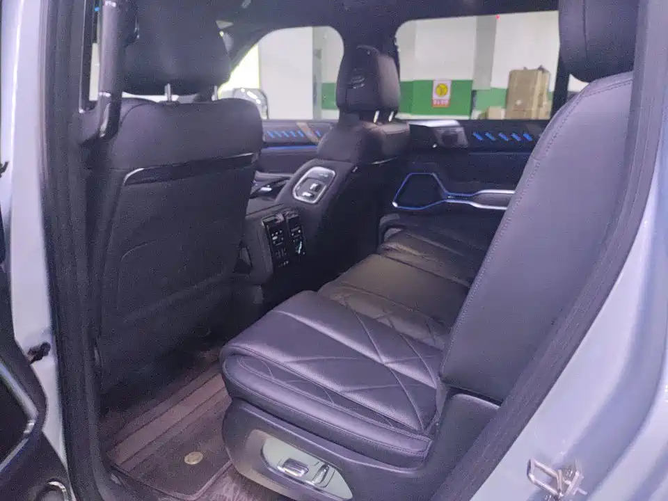 Leopard 8 Brave Flagship 7-seat