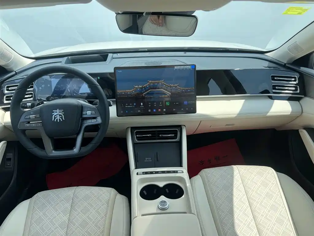Qin L 秦L 2026款 DM-i 210 KM云辇型