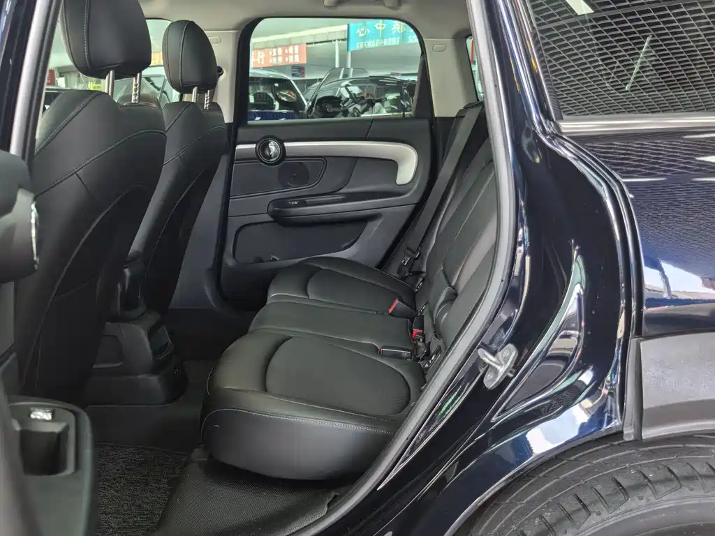 MINI COUNTRYMAN 1.5 T COOPER Connoisseur