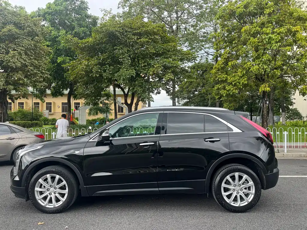 Cadillac XT4 28 T 2 WD Tech